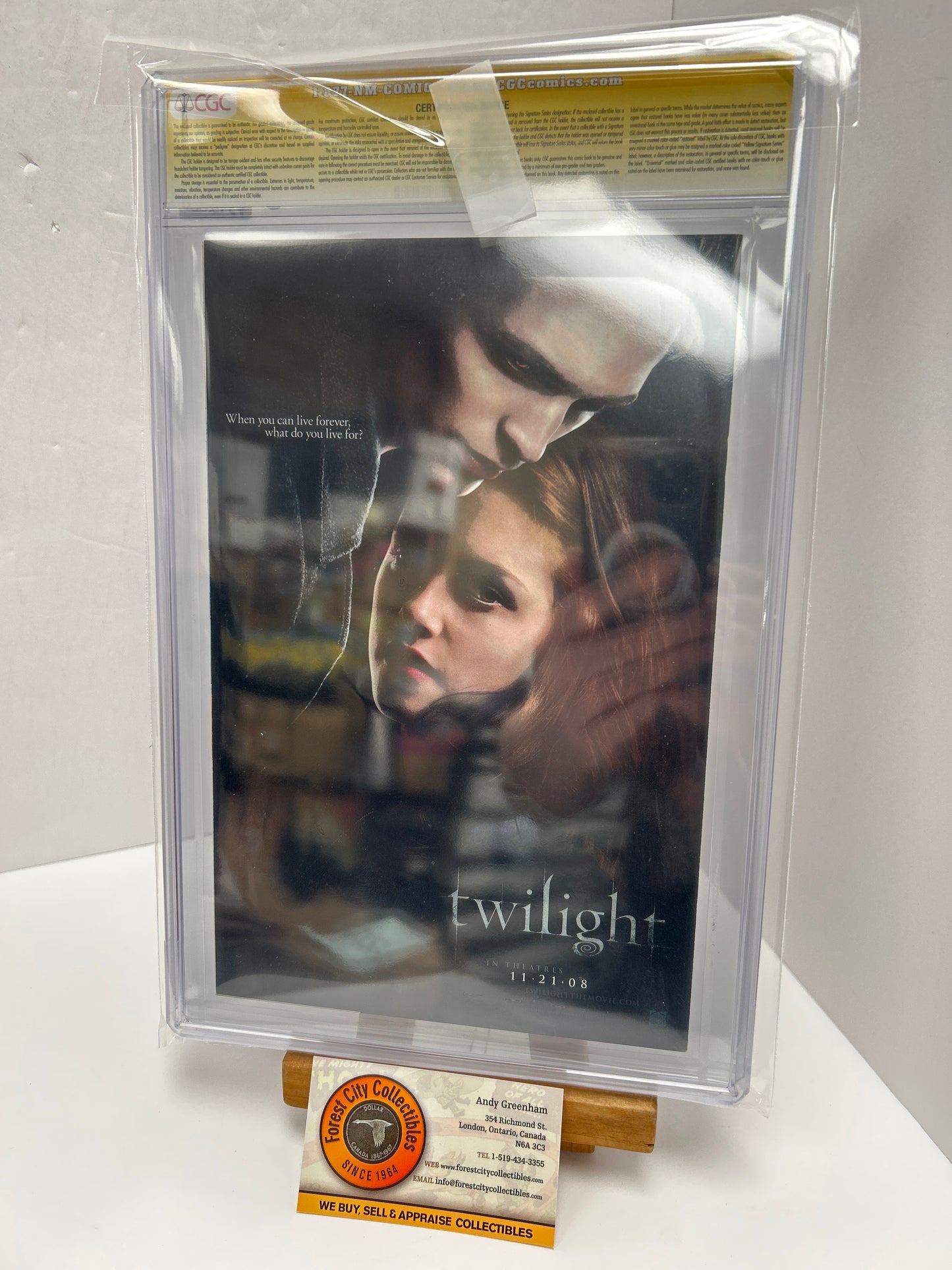 Batman #681 (White Pages) {CGC 9.8} Signed By Tony Daniel