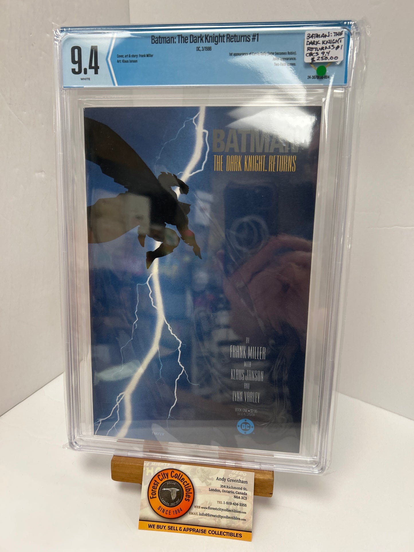 batman: The Dark Knight Returns #1 (White Pages) {CBCS 9.4}